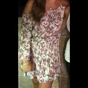 T bags L.A. mini dress fits small and medium 🤗